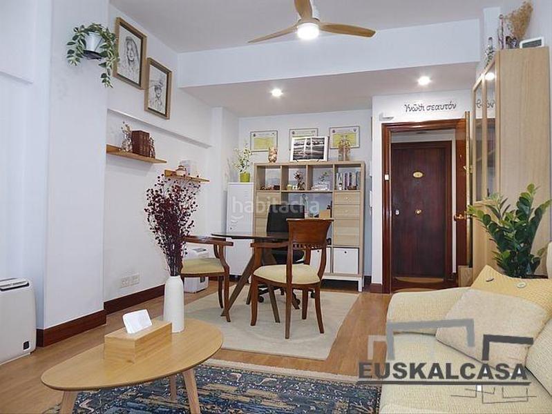 Foto 144763b4-6fdf-47d3-b08f-9705cf8cbde7. Oficina  totalmente reformada en el centro en Bilbao