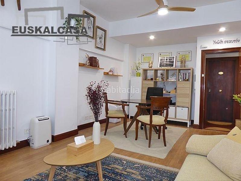 Foto 87110903-5ed4-438e-8546-39f7e36333b2. Oficina  totalmente reformada en el centro en Bilbao