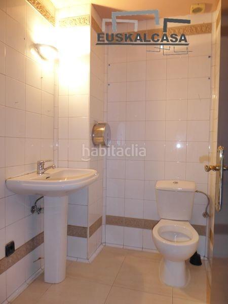 Foto f6fbef8d-a5e1-4edd-bde1-14cae31b4a05. Alquiler local comercial ocasion negocio céntricola casilla!!! en Bilbao