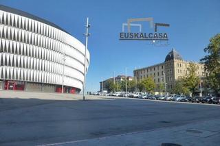 Appartement à Basurtu. Piso centrico, exterior, con garaje y trastero