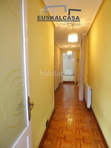 Foto f749aaf6-7a2a-4087-abb6-a92319466c2f. Pis amb calefacció a Zabalburu Bilbao