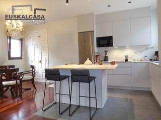 Pis a Alhóndiga. Piso exterior con terrazas en el centro de bilbao. garaje opcion