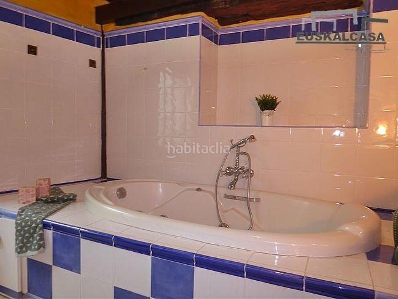 Foto 71f5331b-b751-484b-b3a4-88eaee08ef04. Piso ático en Casco Viejo en Casco Viejo Bilbao