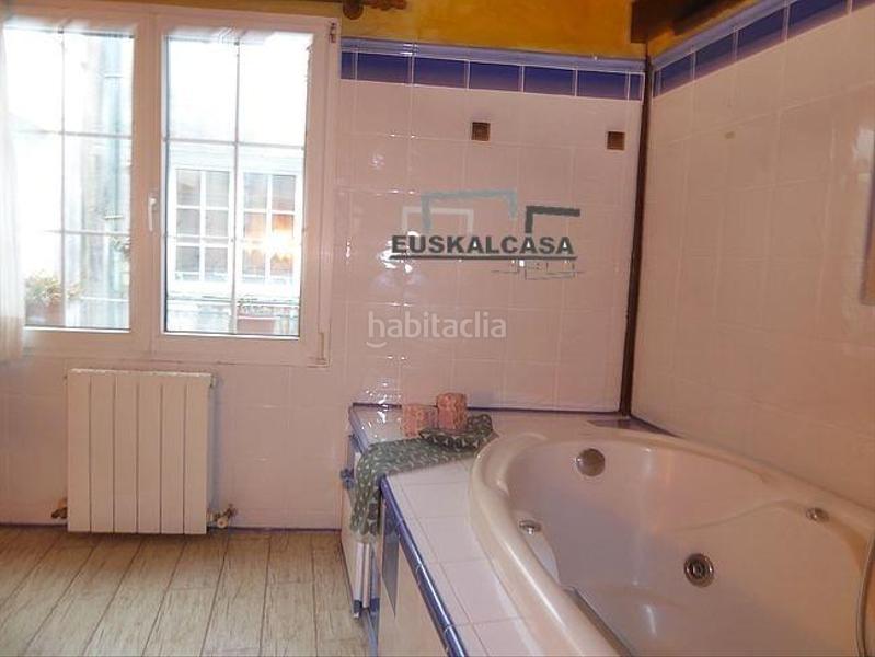 Foto 73c2289c-af33-48eb-858b-fb904fc248c4. Piso ático en Casco Viejo en Casco Viejo Bilbao