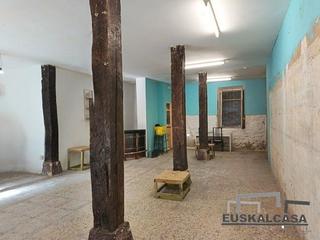 Local commercial à Casco Viejo. Lonja comercial a un paso del casco viejo