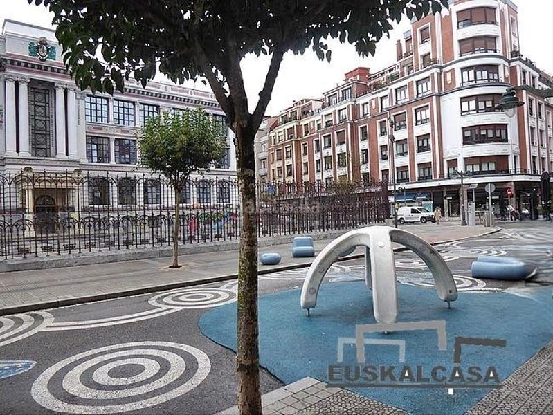 Foto 09bad0c1-2861-4b4e-a91c-11534becceeb. Flat with heating in Zona Indautxu Bilbao