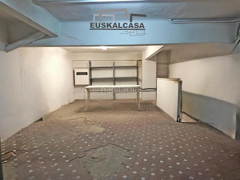 Foto 8bd21708-4a3c-4f15-bae5-9e53bffc8877. Location local commercial dans Zabalburu Bilbao