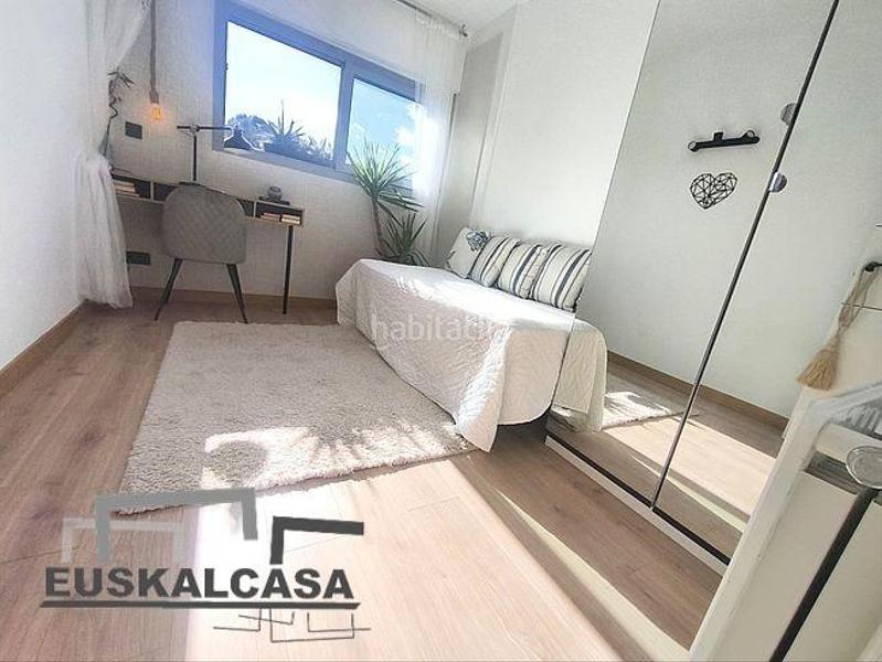 Foto cfe12aa2-f654-4ae5-ac70-0ee29351df1a. Pis amb calefacció aparcament a Santutxu-Basarrate Bilbao