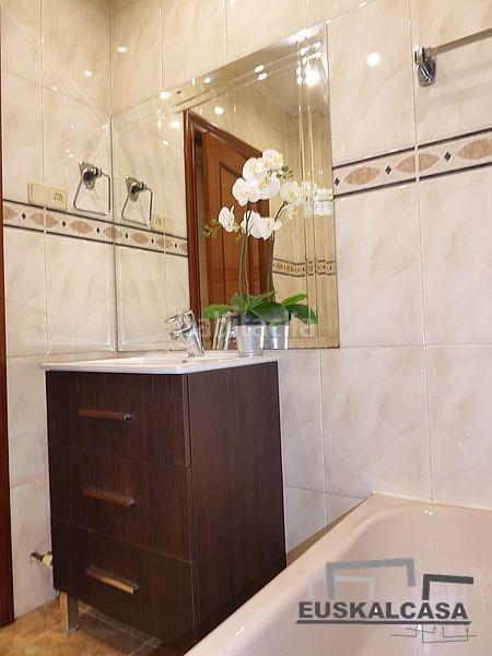 Foto b87d6c91-0488-462f-973c-a835c99fc39b. Pis amb calefacció a Centro-Ariz-Uribarri Basauri