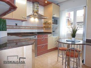 Piso en Buenavista. En portugalete. acogedor piso exterior en buenavista, listo para