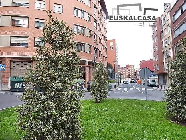 Foto 8d2e1448-5134-43e6-b994-1c27220b1ac2. Pis amb aparcament a Rekalde Centro Bilbao