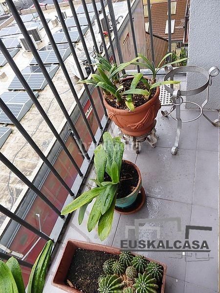 Foto c7a8b900-d2f6-4e6d-8d36-d950064fceb4. Pis amb calefacció a Zabalburu Bilbao