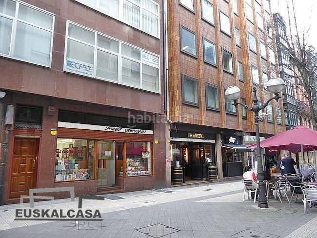 Foto 4e55e702-c339-43d4-b29a-f79cbd0984f5. Oficina amb calefacció a Plaza Circular Bilbao