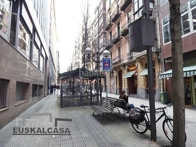 Foto f3dcdacc-5d83-4c37-83b2-babf4d9a9ffe. Oficina amb calefacció a Plaza Circular Bilbao