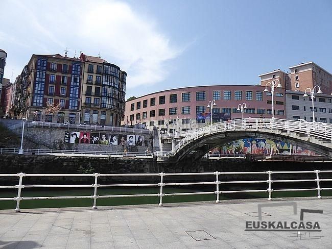 Foto 186373df-dd30-4445-add4-e1f833abc360. Pis a Casco Viejo Bilbao