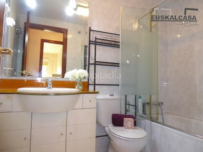 Foto 04c8abd9-c7ac-47eb-9f6a-dbd245bd8366. Pis amb aparcament a Miribilla Bilbao