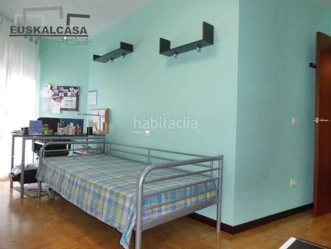 Foto 06ad54da-885a-44bb-bf73-265b880cbb1a. Pis amb aparcament a Miribilla Bilbao