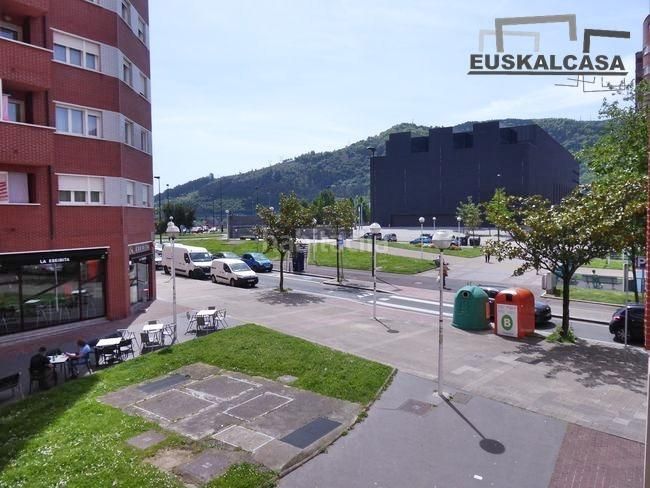 Foto 5ab08b1b-3e8c-4a7d-8111-c88d5647e978. Pis amb aparcament a Miribilla Bilbao