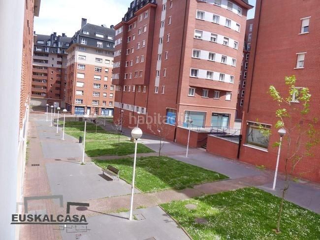 Foto 5db80d81-68cd-4a0c-913e-0cff56e958b8. Pis amb aparcament a Miribilla Bilbao
