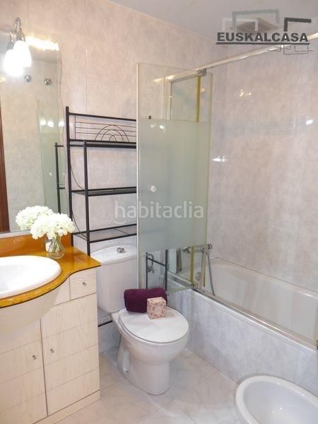 Foto 78dbac70-a915-4b7c-8194-59e61ae17c02. Pis amb aparcament a Miribilla Bilbao