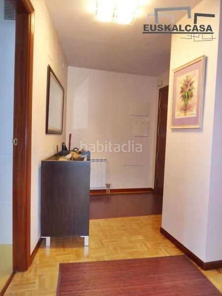 Foto a4408e1a-937e-4d49-a45c-3e8f7d2ef223. Pis amb aparcament a Miribilla Bilbao