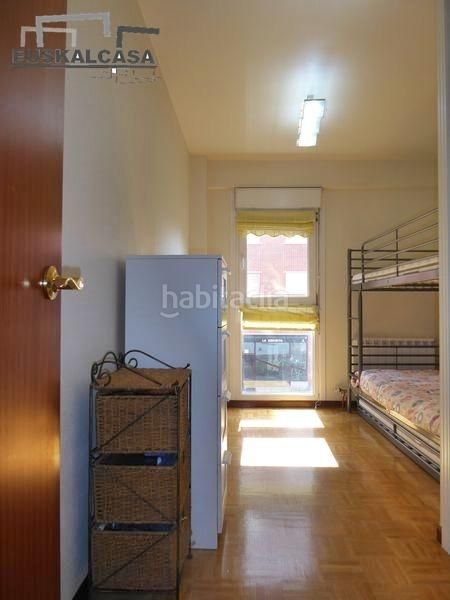 Foto d6539728-af89-48f8-a06f-fc64317d04aa. Pis amb aparcament a Miribilla Bilbao