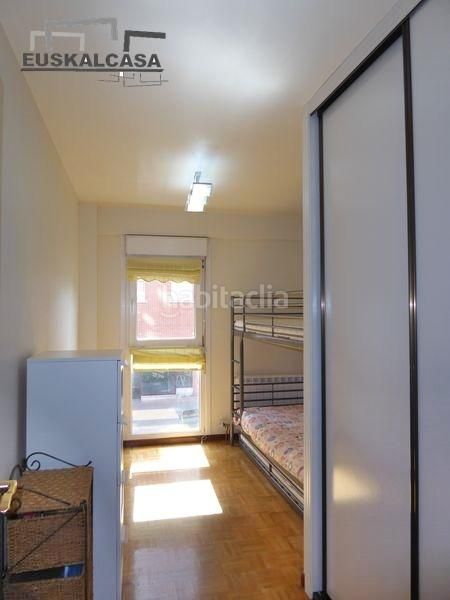 Foto fa6ba786-bec9-4809-8e69-7ed5ea3f922e. Pis amb aparcament a Miribilla Bilbao