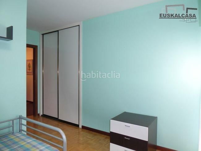 Foto ff104e49-f600-46be-acb1-ad3fff516a0a. Pis amb aparcament a Miribilla Bilbao