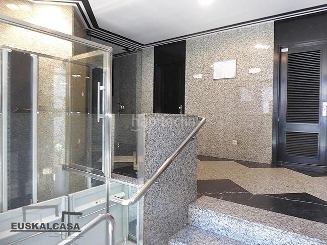 Foto ada2a643-a35a-451a-81e3-1e059f7c6ce7. Pis a Ametzola Bilbao
