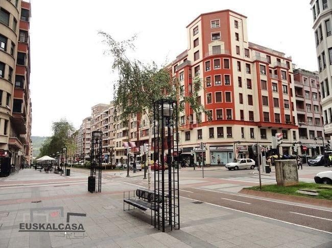 Foto 9342500d-d055-41b9-9f29-4a9570b10ab2. Pis amb aparcament a Ametzola Bilbao