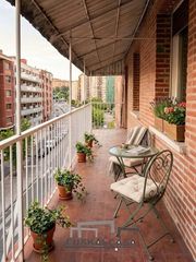 Pis a Rekalde Centro. Amézola. exterior total. gran terraza. para reformar.