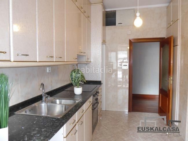 Foto e57d3fad-6b1b-4ca0-8af3-56da33e39374. Pis a Rekalde Centro Bilbao