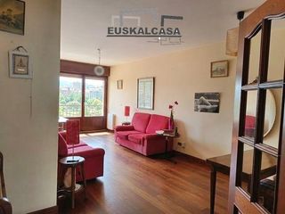 Etagenwohnung in Iralabarri. Ametzola. 3 hab. 2 baños. garaje y trastero