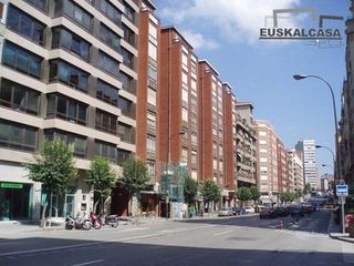Aparcament cotxe a Alhóndiga