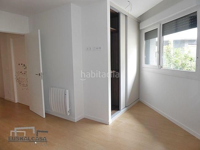 Foto 022a5751-f944-4388-a1c9-365fdc62c0ce. Planta baixa amb calefacció aparcament a Miribilla Bilbao