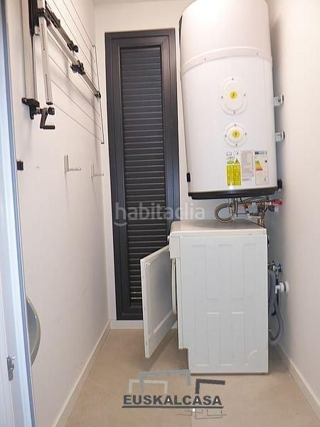 Foto 4a4ecea4-1f60-4190-85d7-979f7b6cc2b5. Planta baixa amb calefacció aparcament a Miribilla Bilbao
