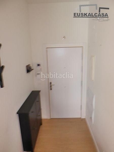 Foto 5e3f1aeb-ea88-4279-b2e9-071a9fbcf976. Planta baixa amb calefacció aparcament a Miribilla Bilbao