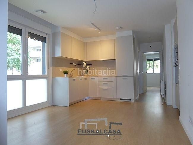 Foto 653ce638-37cc-4f79-b175-9b675b96ed8a. Planta baixa amb calefacció aparcament a Miribilla Bilbao
