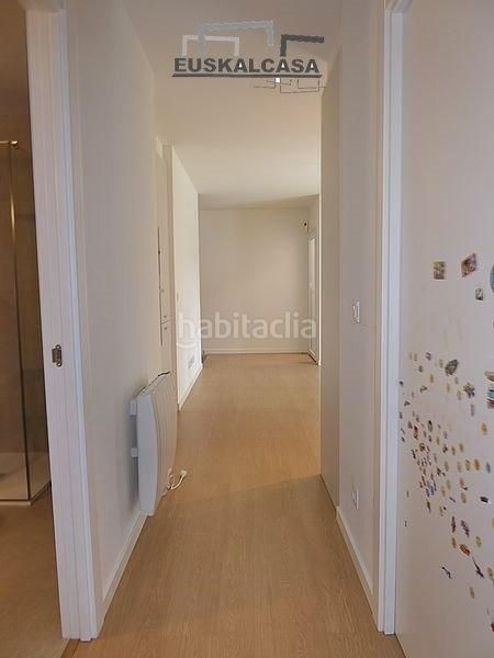 Foto c9a1c11f-86ce-43d7-b76c-e5fdf47f2df5. Planta baixa amb calefacció aparcament a Miribilla Bilbao