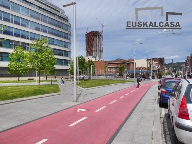 Foto 24731070-b951-4344-9c65-e30b5ff5b0fd. Apartament amb aparcament a Basurtu Bilbao