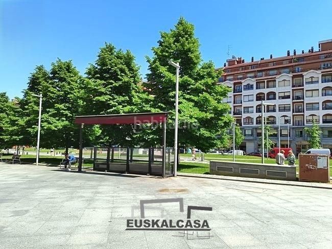 Foto 266da716-8d64-42d2-b3f0-ac5749b9f3d1. Apartament amb aparcament a Basurtu Bilbao