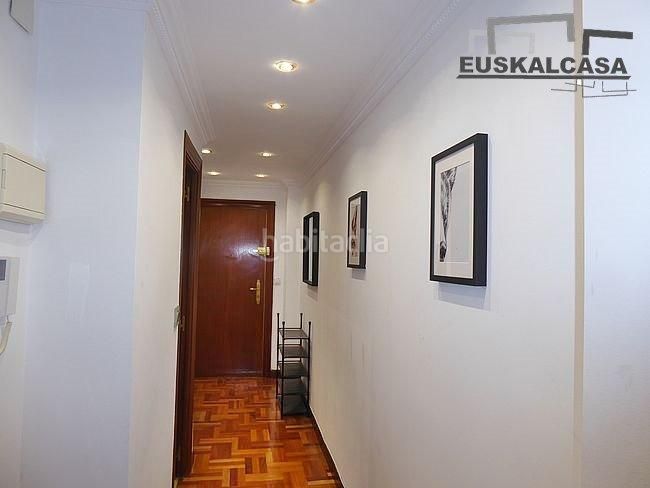 Foto 43b99499-a99b-4ea1-9ff5-abe1b6f4cc03. Apartament amb aparcament a Basurtu Bilbao