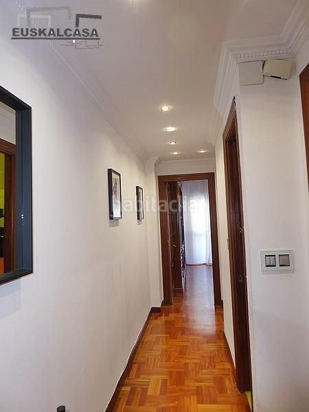 Foto 7b2a667b-4301-4fb0-8873-42275f54debf. Apartament amb aparcament a Basurtu Bilbao