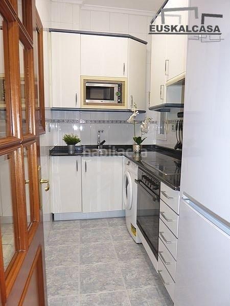 Foto 9e052be4-a319-47be-bb43-bcc2b6cc1ea7. Apartament amb aparcament a Basurtu Bilbao