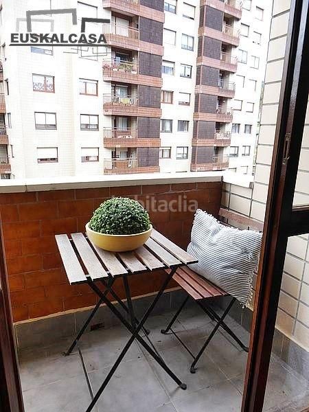 Foto 32ecded1-b305-411d-86a2-b5bb46f6e441. Apartment with heating in Basurtu Bilbao