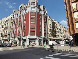 Aparcament cotxe a Zona Indautxu