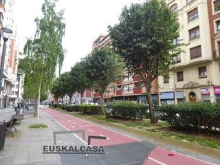 Aparcament cotxe a Zona Indautxu