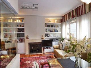 Flat in Basurtu. Ametzolabasurto. entrar a vivir. 3 hab. antes 4 2 baños. exterio