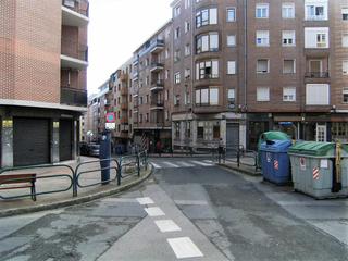Aparcament cotxe a Bagatza - S. Vicente. Parcela céntrico