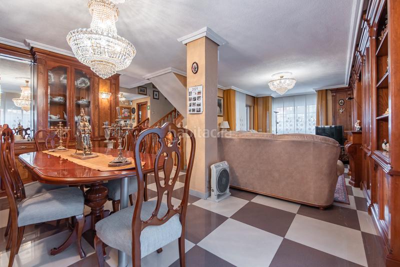 Foto d3602d05-ff6a-47c3-bcfc-5c7c80f88d56. Chalet con piscina privada en Mejorada del Campo